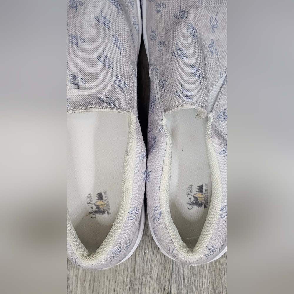 Graceful Gray Cabin Kicks Shoes-Size 9 - Picture 12 of 12